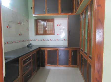 4) Li id 285 - Kitchen.JPG